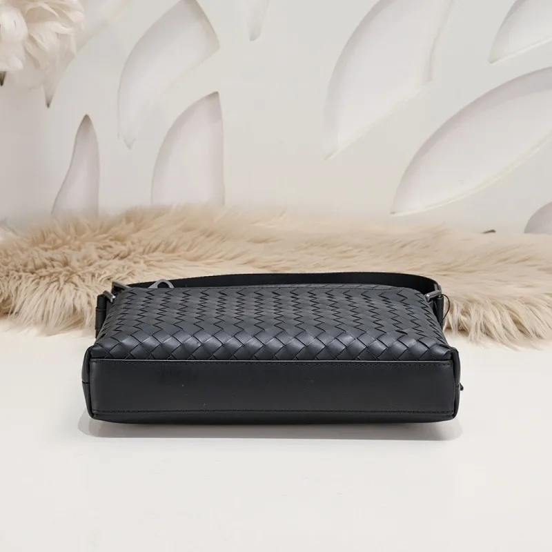 All categories 💚 Top version men’s bags 💚 BV 2024 new BV crossbody bag